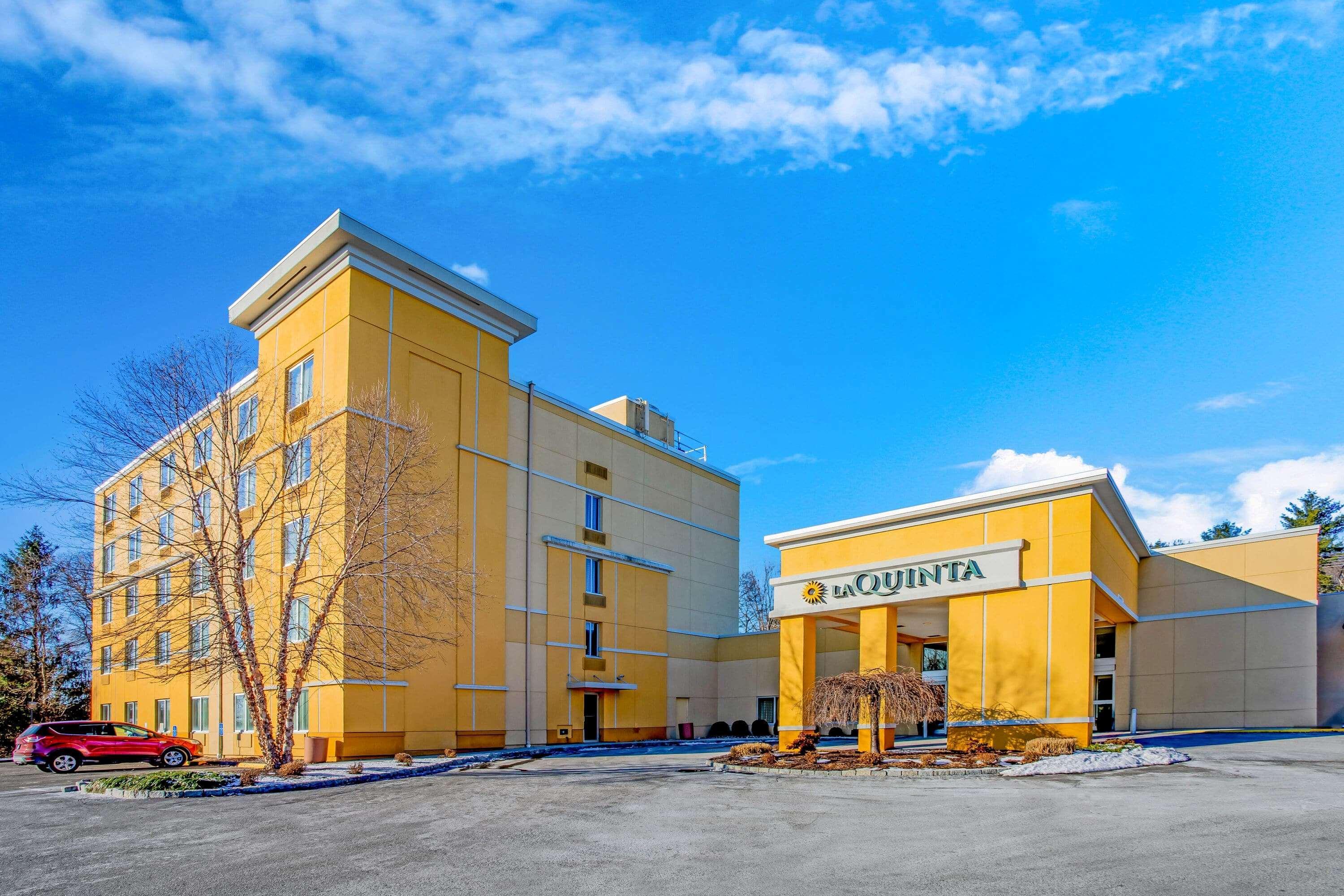 Отель La Quinta By Wyndham Данбери Экстерьер фото